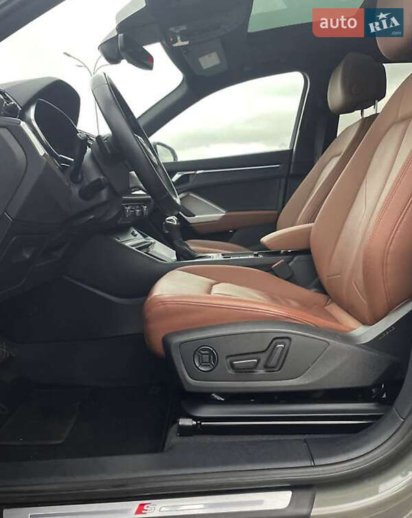 Внедорожник / Кроссовер Audi Q3 2021 в Львове