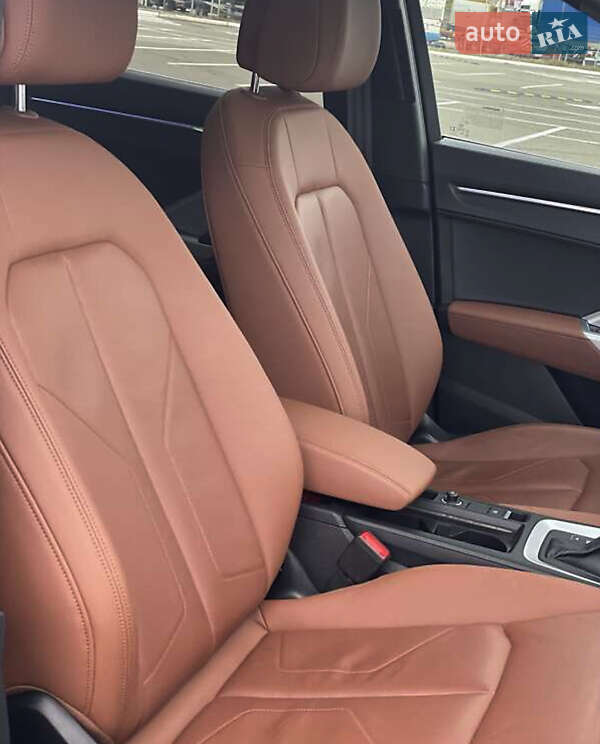 Внедорожник / Кроссовер Audi Q3 2021 в Львове