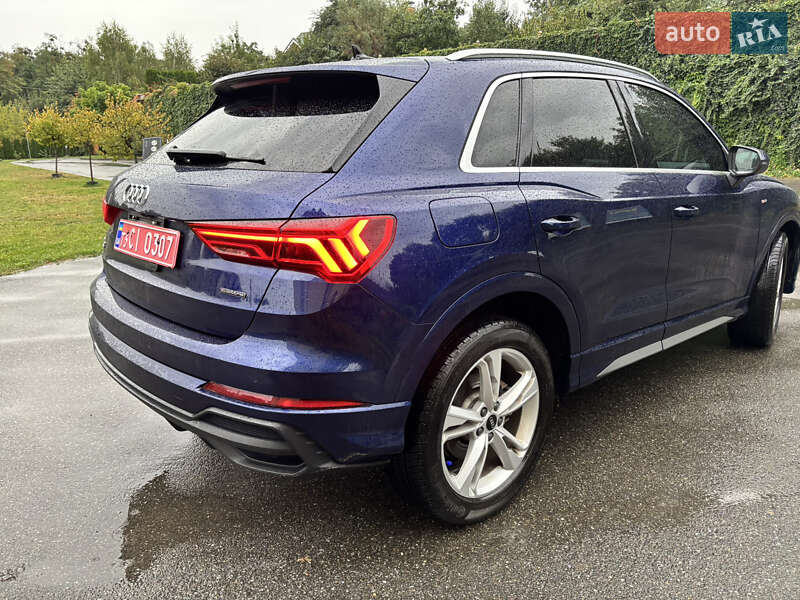 Внедорожник / Кроссовер Audi Q3 2022 в Вышгороде