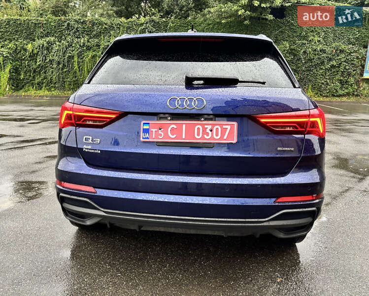 Внедорожник / Кроссовер Audi Q3 2022 в Вышгороде