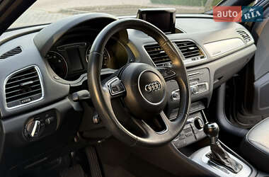 Позашляховик / Кросовер Audi Q3 2018 в 
