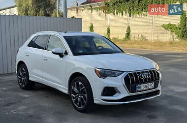 Внедорожник / Кроссовер Audi Q3 2019 в 
