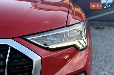 Позашляховик / Кросовер Audi Q3 2021 в 