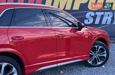 Позашляховик / Кросовер Audi Q3 2021 в 
