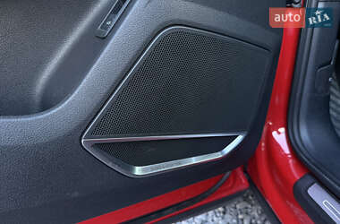Позашляховик / Кросовер Audi Q3 2021 в 