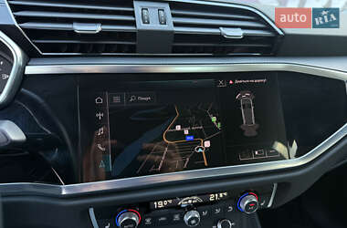 Позашляховик / Кросовер Audi Q3 2021 в 