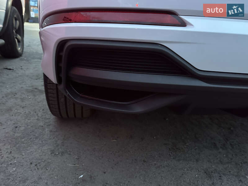Позашляховик / Кросовер Audi Q3 2024 в Києві