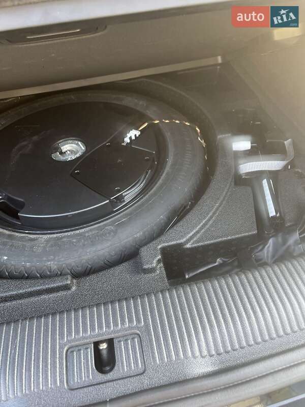 Внедорожник / Кроссовер Audi Q3 2015 в Ивано-Франковске