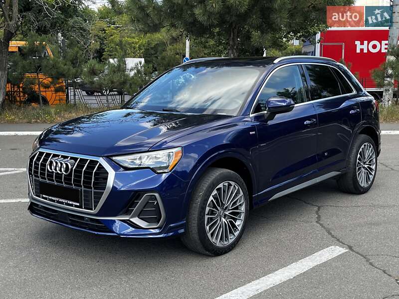 Внедорожник / Кроссовер Audi Q3 2020 в 