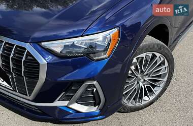 Внедорожник / Кроссовер Audi Q3 2020 в 