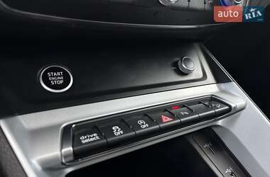 Внедорожник / Кроссовер Audi Q3 2020 в 