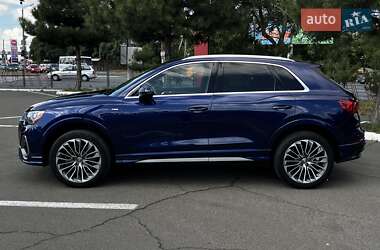 Внедорожник / Кроссовер Audi Q3 2020 в 