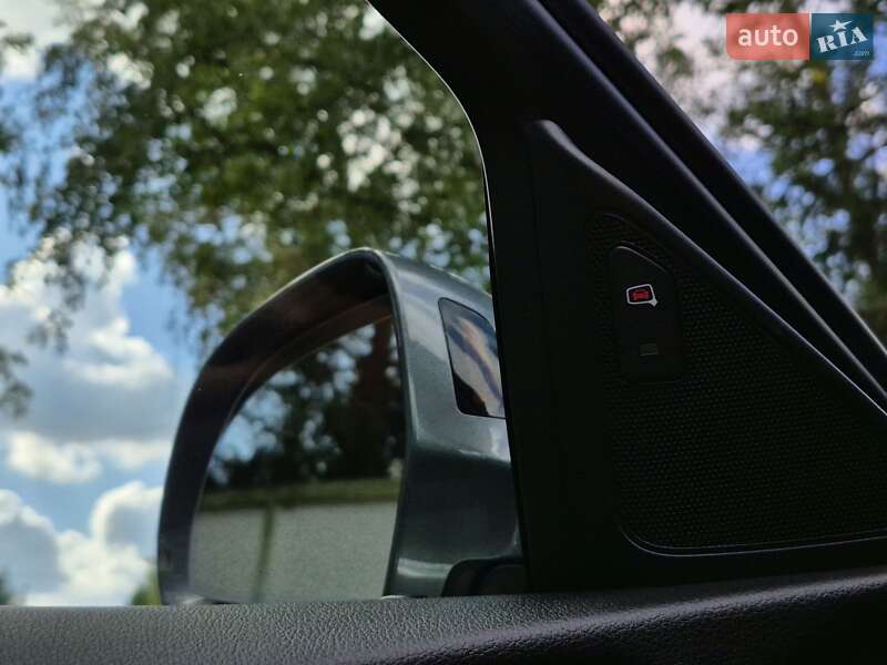 Внедорожник / Кроссовер Audi Q3 2015 в Львове