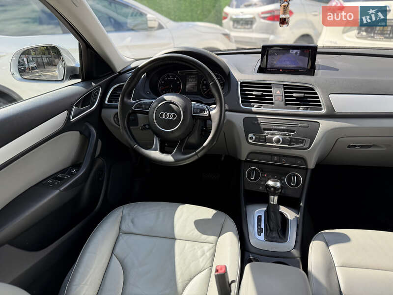 Внедорожник / Кроссовер Audi Q3 2017 в Одессе
