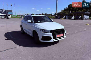 Позашляховик / Кросовер Audi Q3 2015 в 