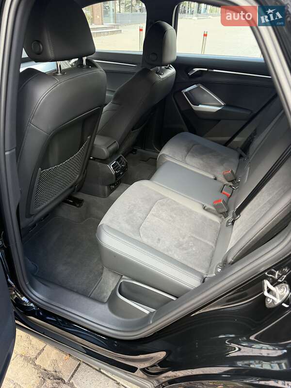 Внедорожник / Кроссовер Audi Q3 2024 в Киеве