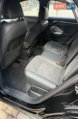 Позашляховик / Кросовер Audi Q3 2024 в 