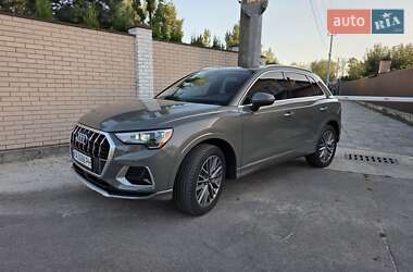Внедорожник / Кроссовер Audi Q3 2021 в Киеве