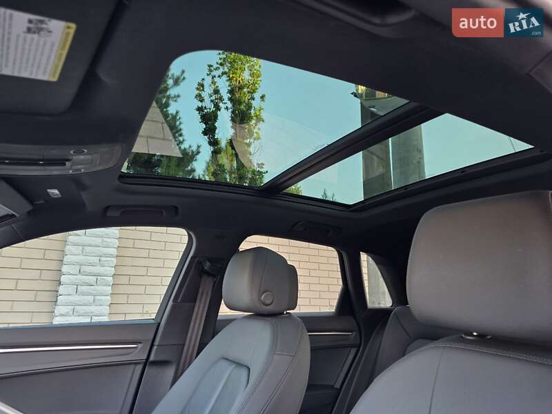 Внедорожник / Кроссовер Audi Q3 2021 в Киеве