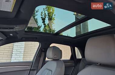 Позашляховик / Кросовер Audi Q3 2021 в 