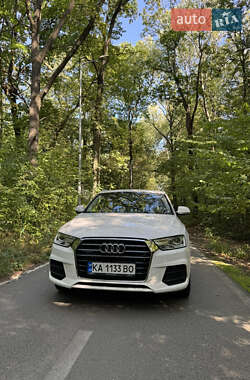 Позашляховик / Кросовер Audi Q3 2016 в 