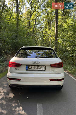 Позашляховик / Кросовер Audi Q3 2016 в 