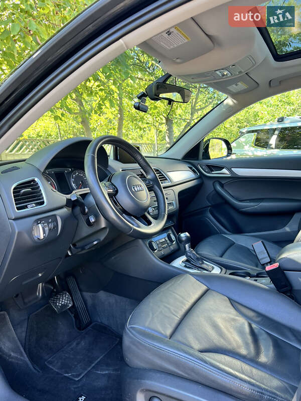 Внедорожник / Кроссовер Audi Q3 2016 в Ивано-Франковске