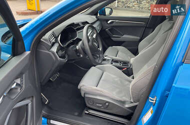Внедорожник / Кроссовер Audi Q3 2020 в 