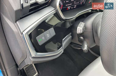 Внедорожник / Кроссовер Audi Q3 2020 в 