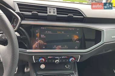 Внедорожник / Кроссовер Audi Q3 2020 в 