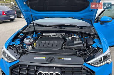 Внедорожник / Кроссовер Audi Q3 2020 в 