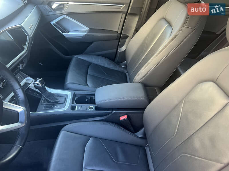 Внедорожник / Кроссовер Audi Q3 2019 в Сумах