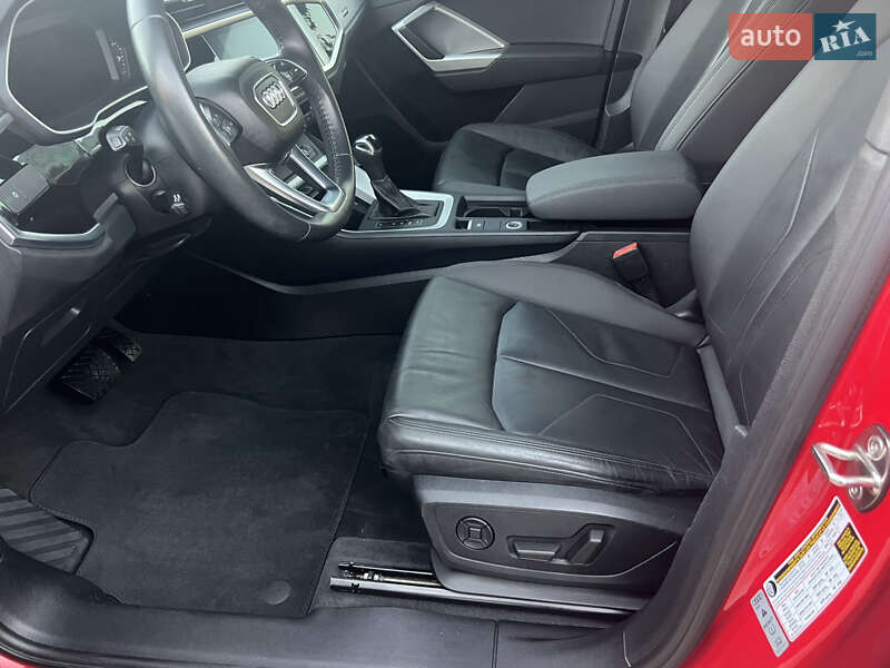 Внедорожник / Кроссовер Audi Q3 2019 в Сумах