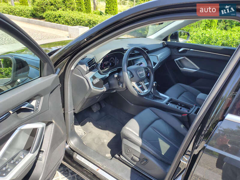 Внедорожник / Кроссовер Audi Q3 2021 в Днепре