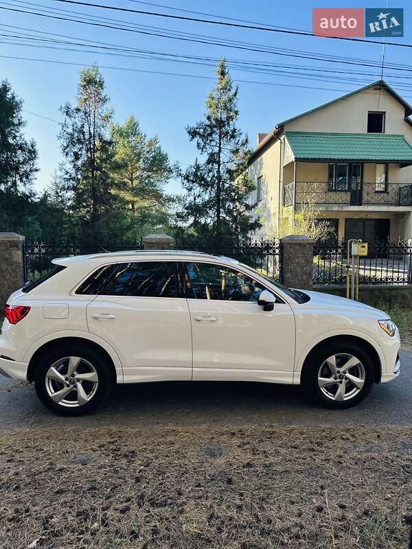 Внедорожник / Кроссовер Audi Q3 2019 в Лубнах