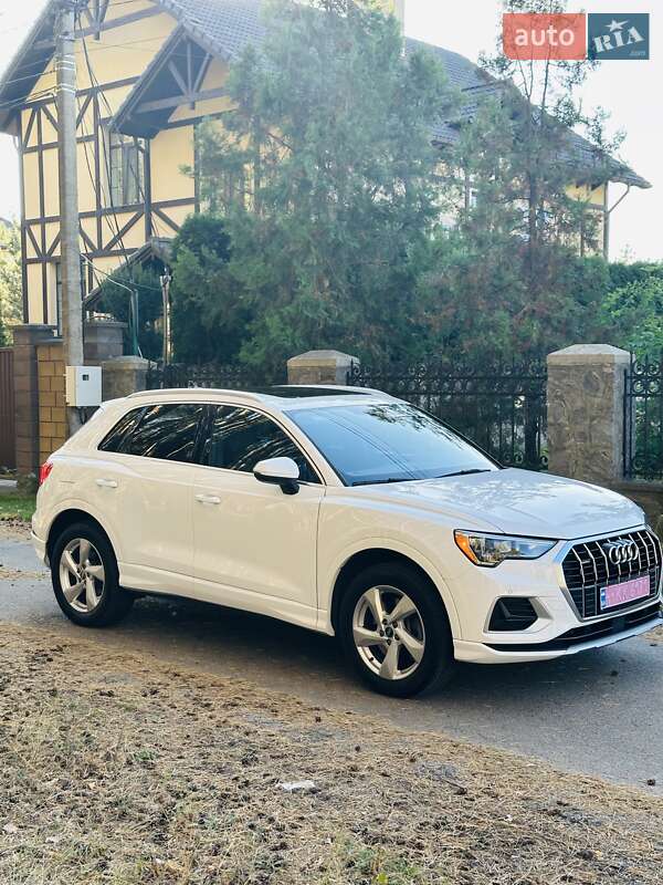 Внедорожник / Кроссовер Audi Q3 2019 в Лубнах