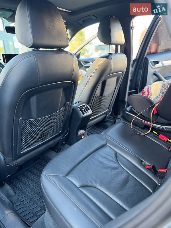 Внедорожник / Кроссовер Audi Q3 2015 в Самборе