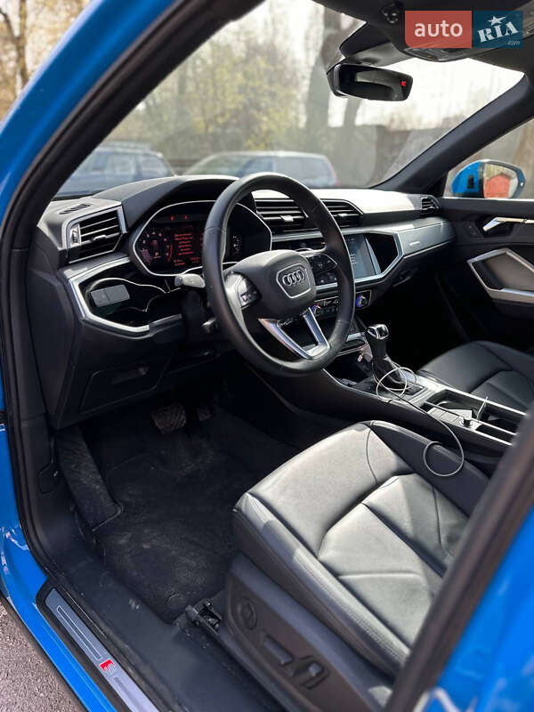 Позашляховик / Кросовер Audi Q3 2022 в Києві