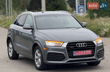 Внедорожник / Кроссовер Audi Q3 2015 в 