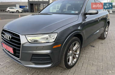 Позашляховик / Кросовер Audi Q3 2016 в 