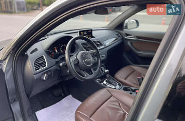 Позашляховик / Кросовер Audi Q3 2016 в 