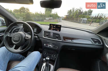 Позашляховик / Кросовер Audi Q3 2016 в 
