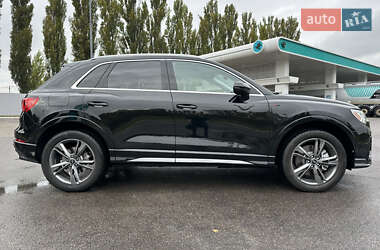 Внедорожник / Кроссовер Audi Q3 2023 в 