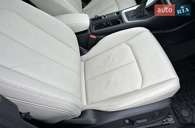 Внедорожник / Кроссовер Audi Q3 2023 в 
