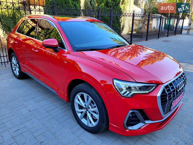 Внедорожник / Кроссовер Audi Q3 2022 в Запорожье