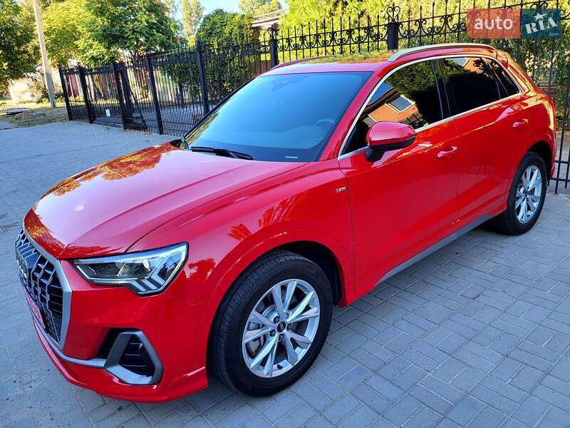 Внедорожник / Кроссовер Audi Q3 2022 в Запорожье