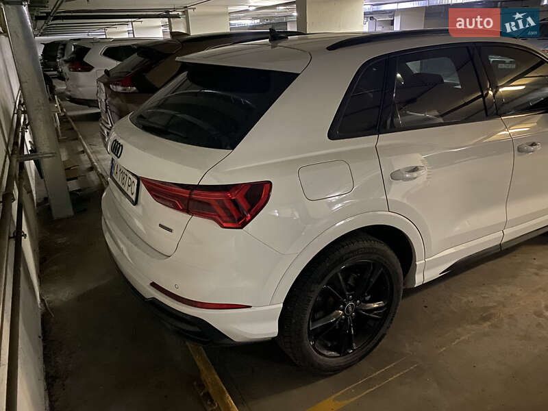 Внедорожник / Кроссовер Audi Q3 2021 в Киеве