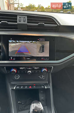 Внедорожник / Кроссовер Audi Q3 2021 в 