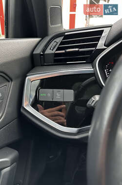 Внедорожник / Кроссовер Audi Q3 2021 в 