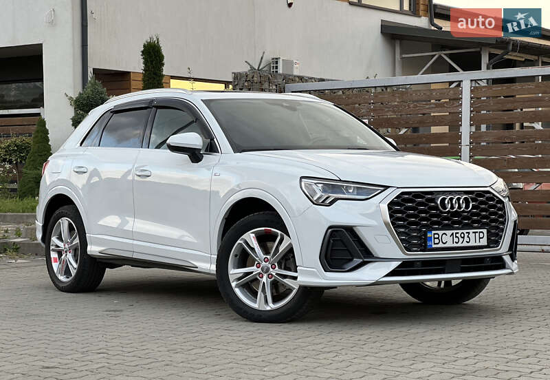 Позашляховик / Кросовер Audi Q3 2020 в Стрию